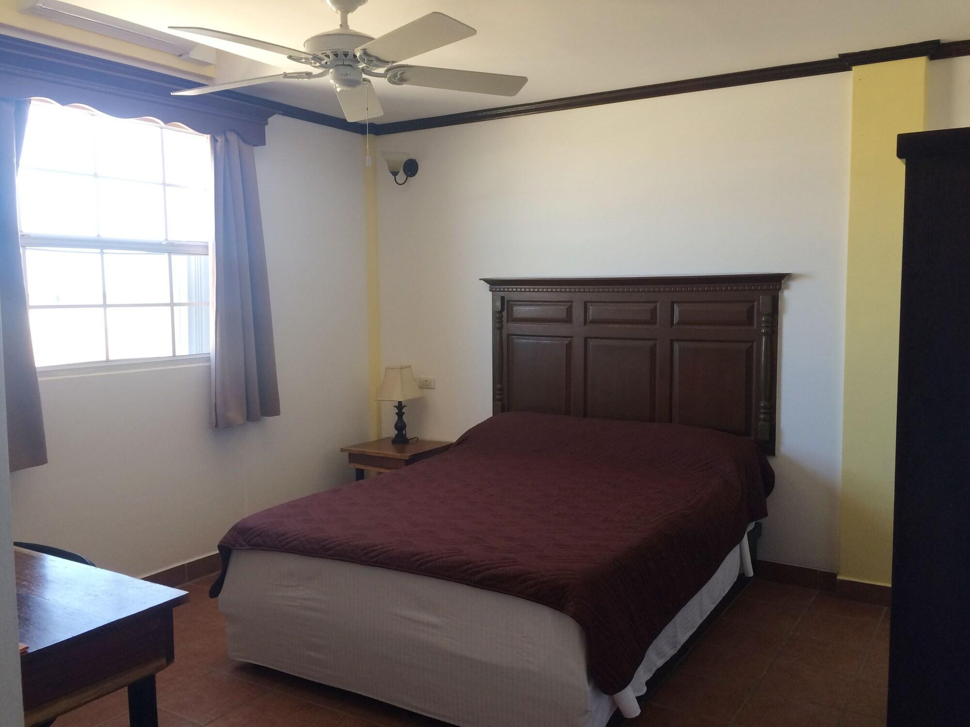 Easy Inn Hotel Belize City Exterior photo