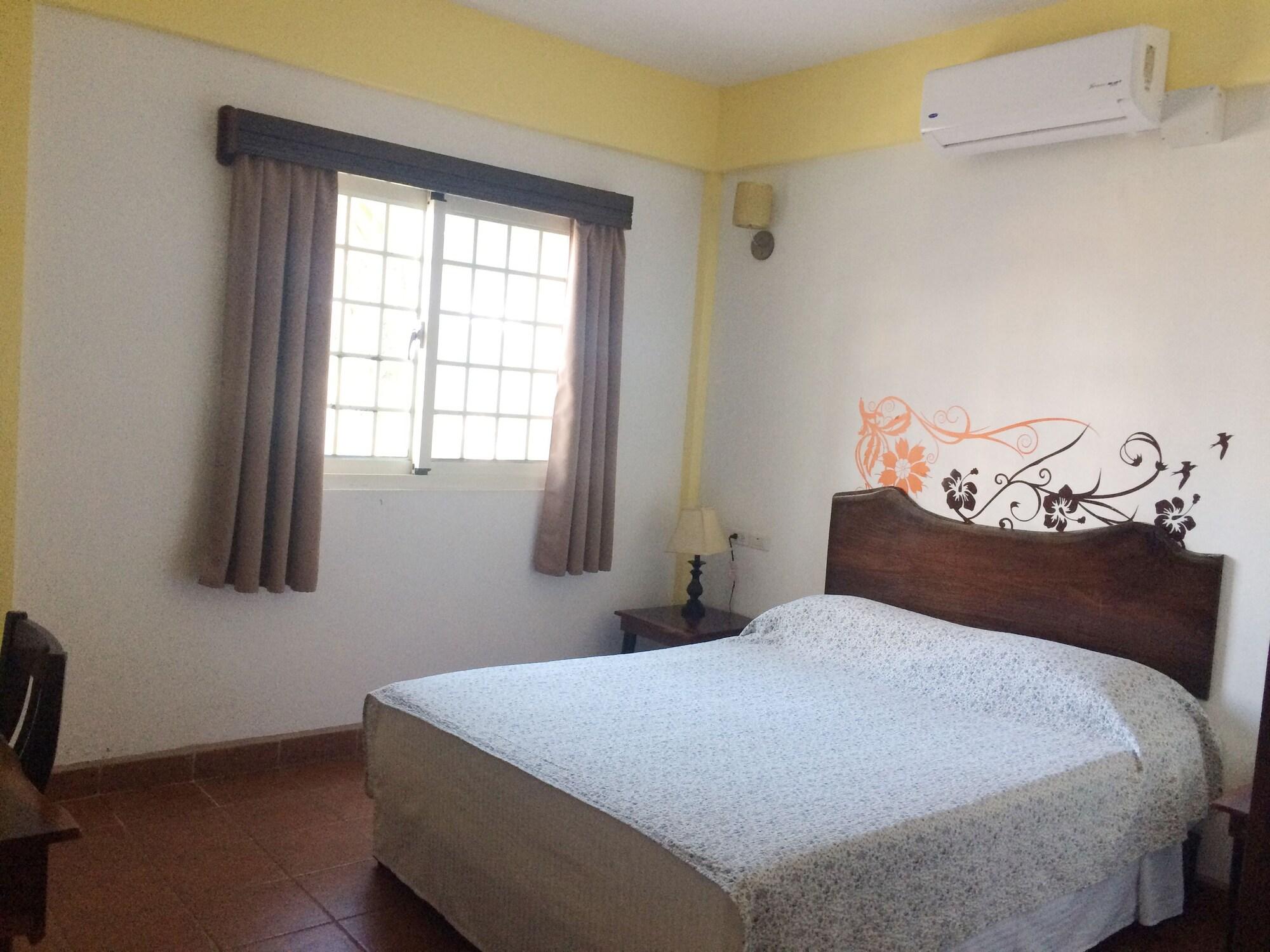 Easy Inn Hotel Belize City Exterior photo