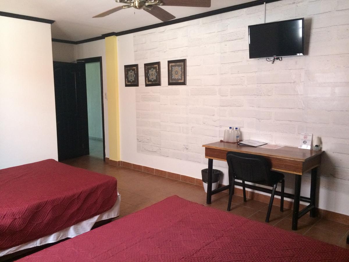 Easy Inn Hotel Belize City Exterior photo