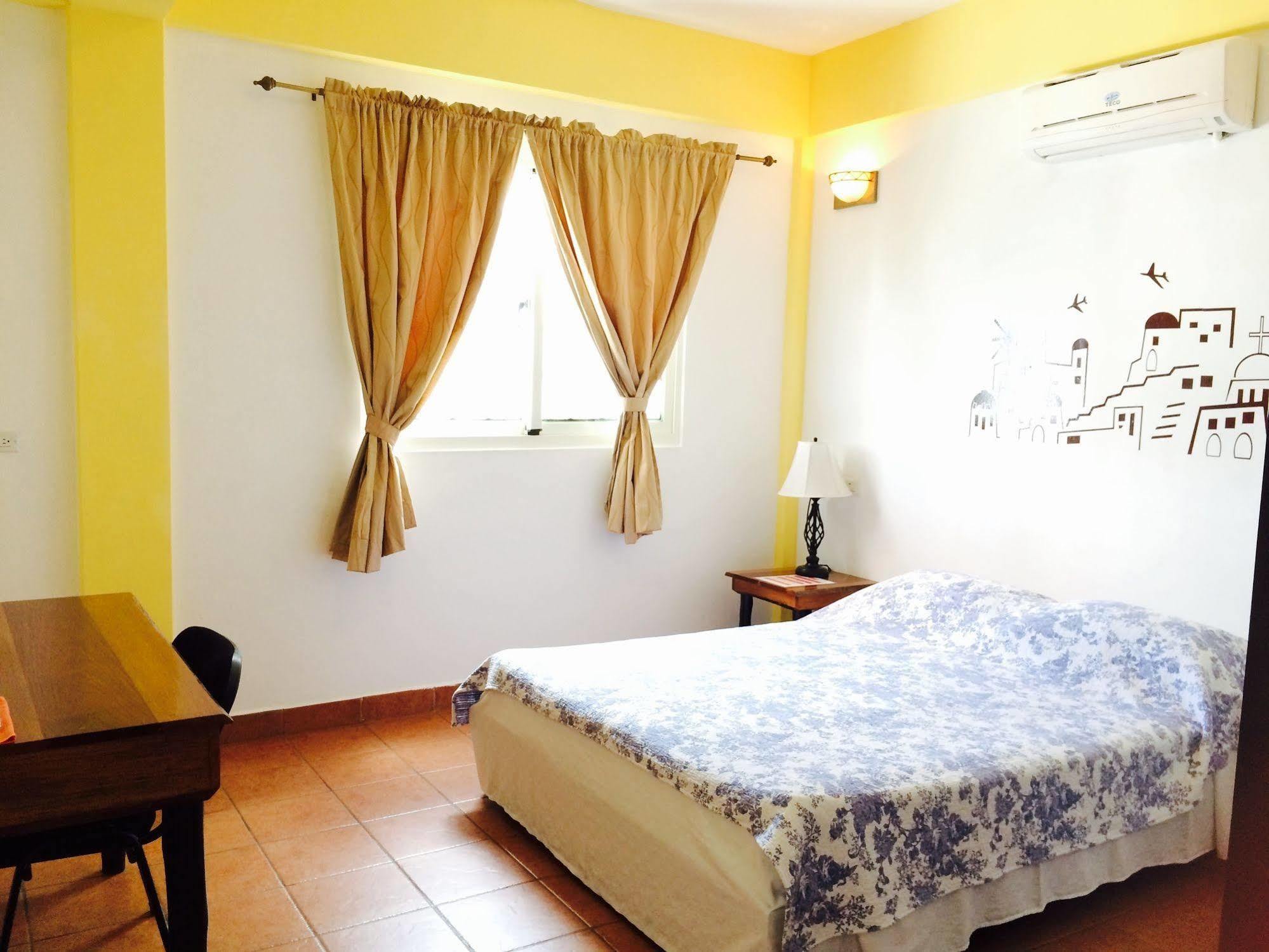 Easy Inn Hotel Belize City Exterior photo