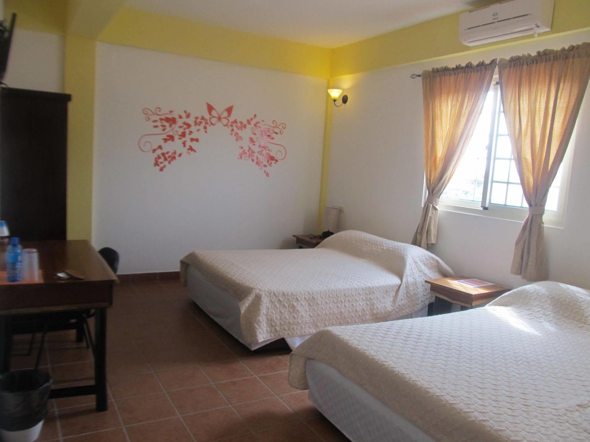 Easy Inn Hotel Belize City Exterior photo